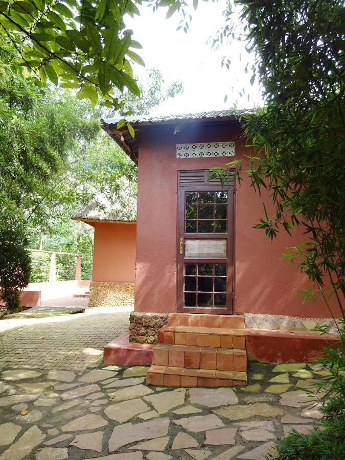 Governors Club Entebbe Exterior photo